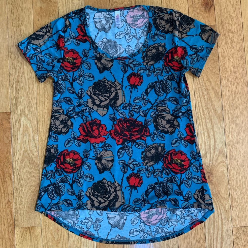 LuLaRoe XS Classic T